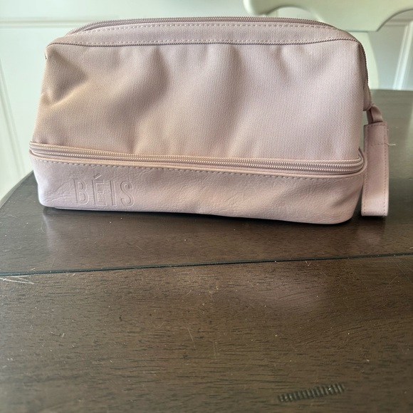 Pink Beis Dopp Kit - Picture 4 of 6